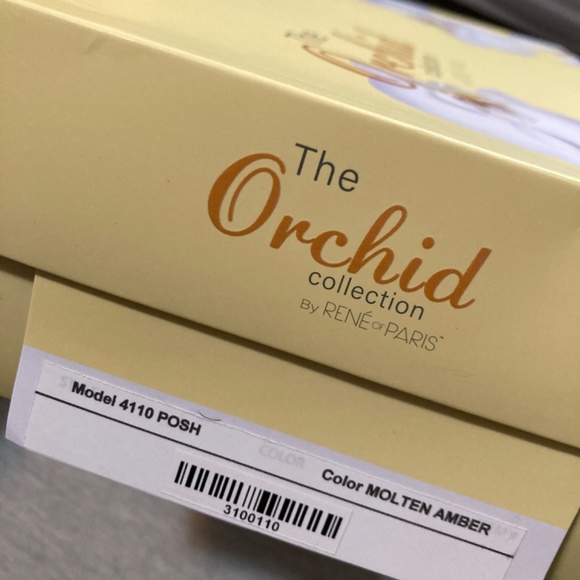 NWT Rene of Paris - Heat Friendly Synthetic Lace Front (mono part) Posh wig - Picture 4 of 10